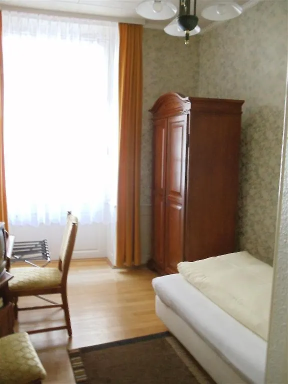 Hotel Zum Pfalzgrafen 2*, Heidelberg Germany